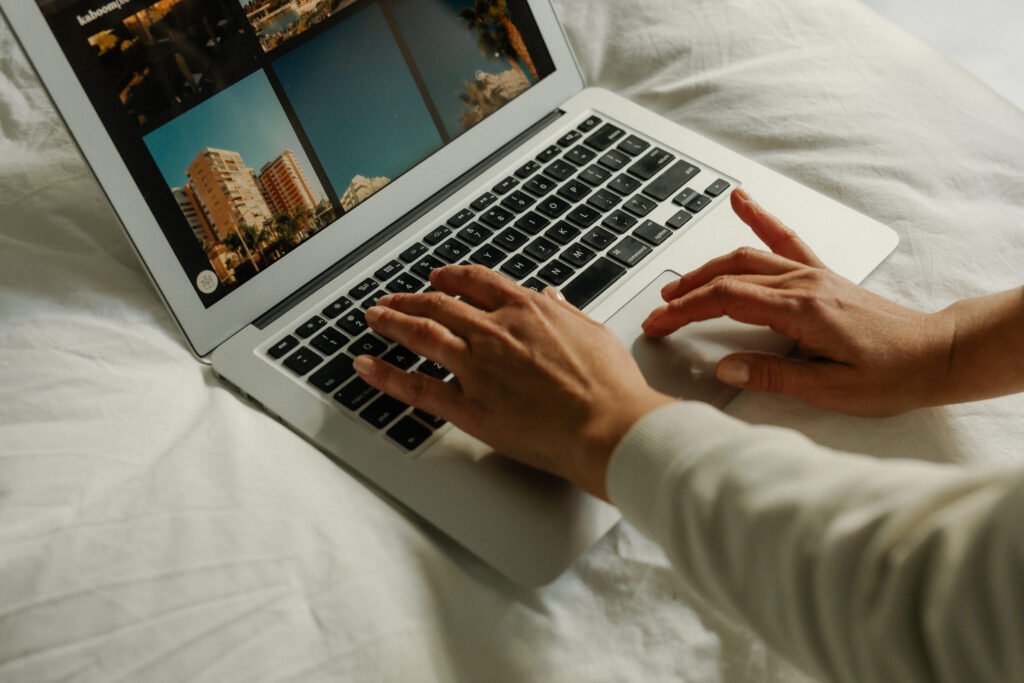 New country, new life, new plan kaboompics remote work and home office with laptop phone and camera 38976